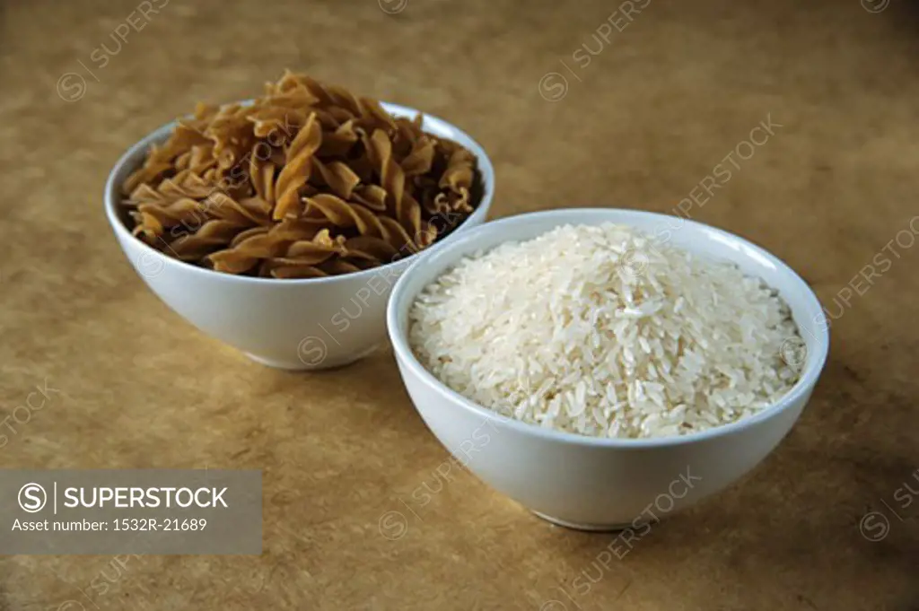 Picture symbolising GI diet: carbohydrates from wholemeal pasta & rice