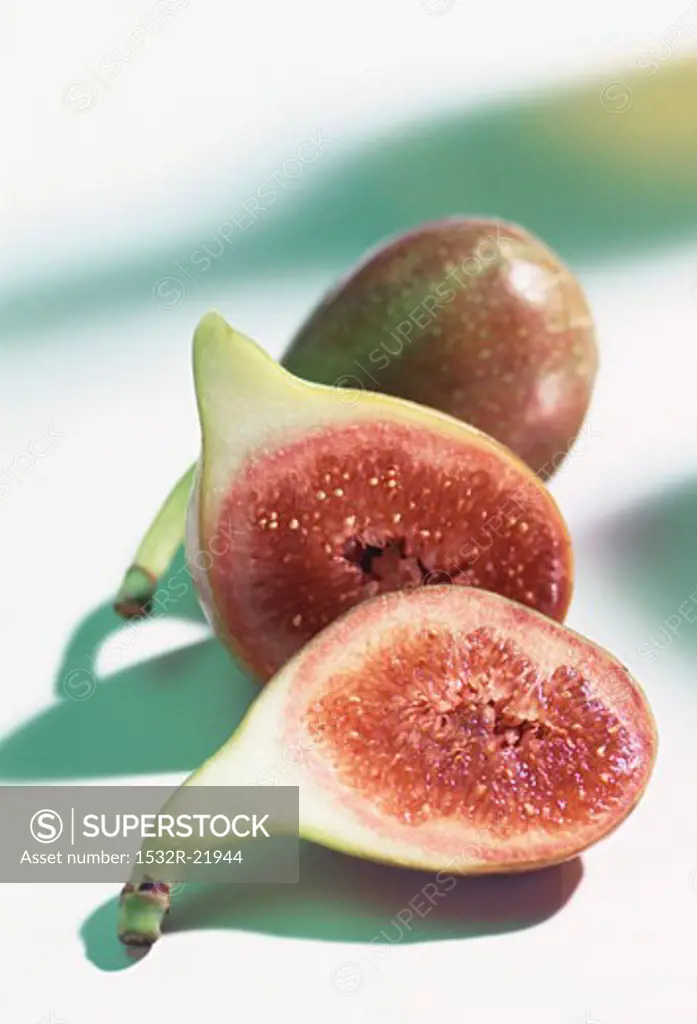 Figs, whole and halved