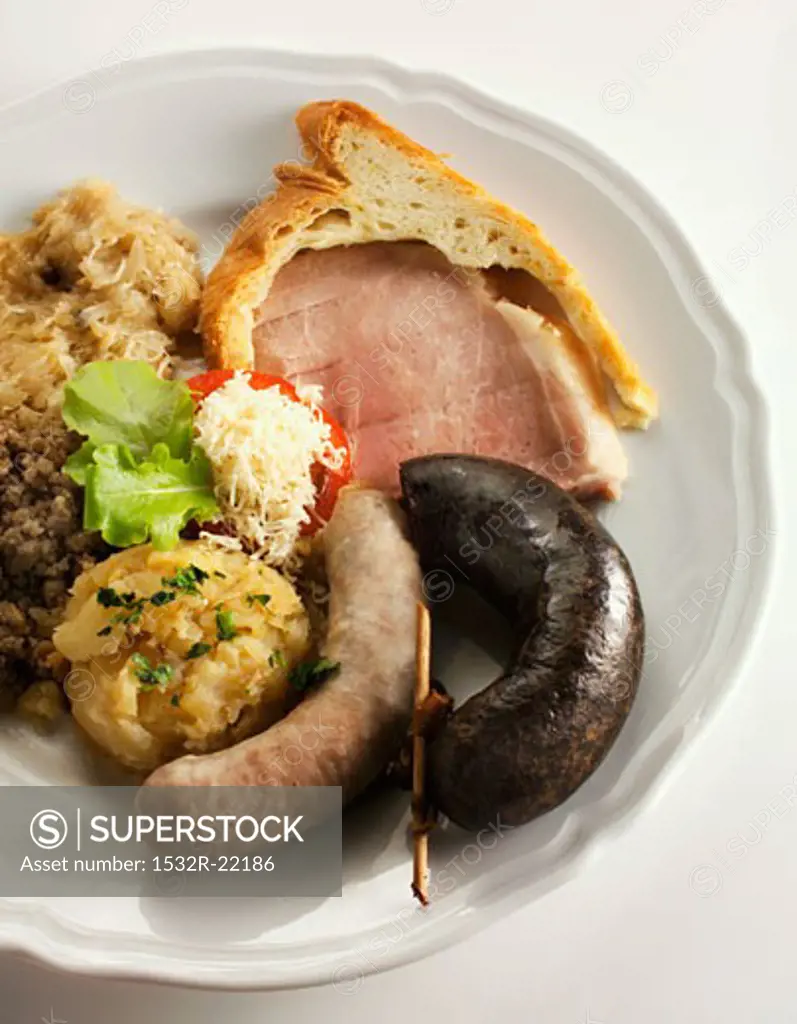 Bauernschmaus (Farmer's feast): sausage, black pudding, smoked pork etc.