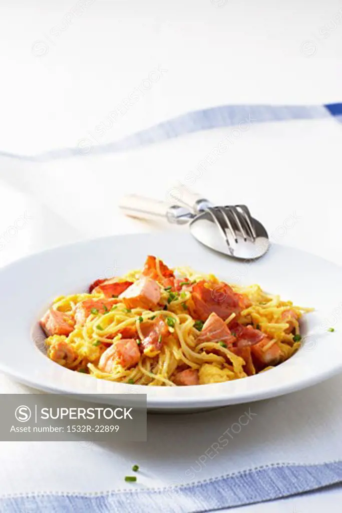 Spaghetti carbonara with salmon