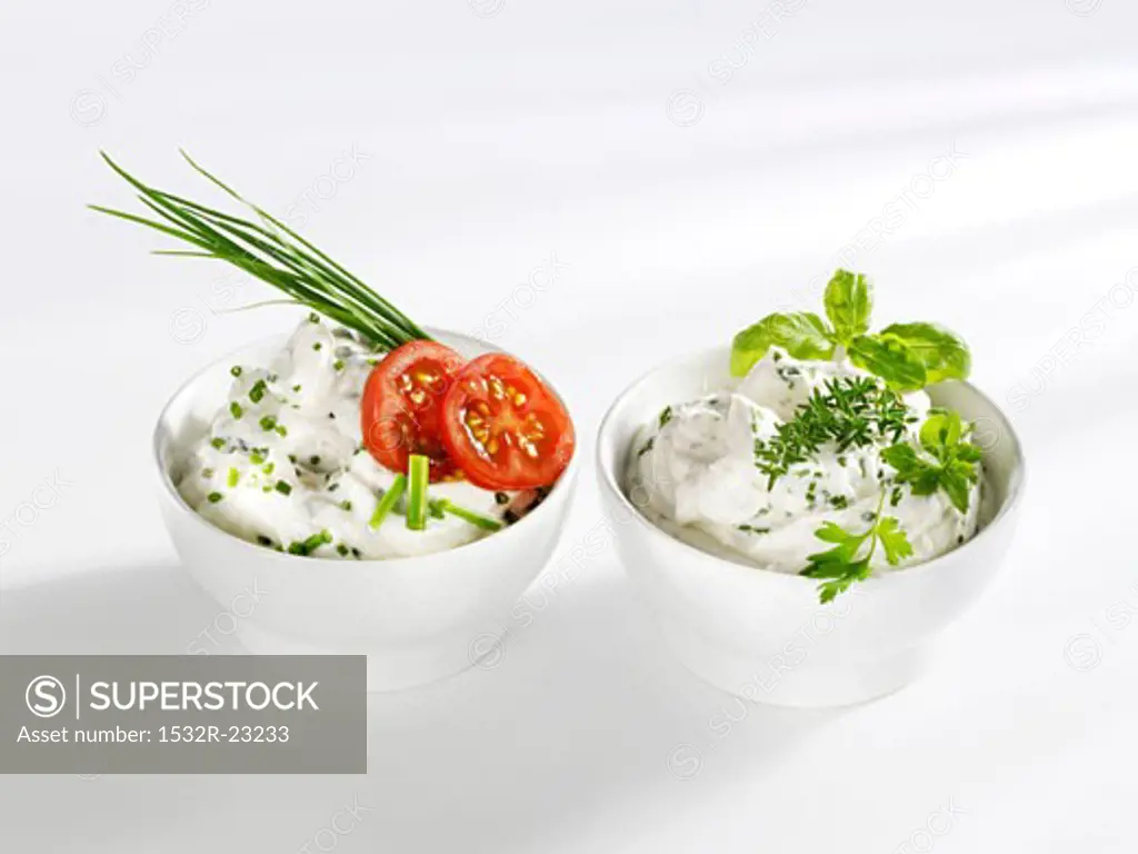 Quark with chives and with herbs