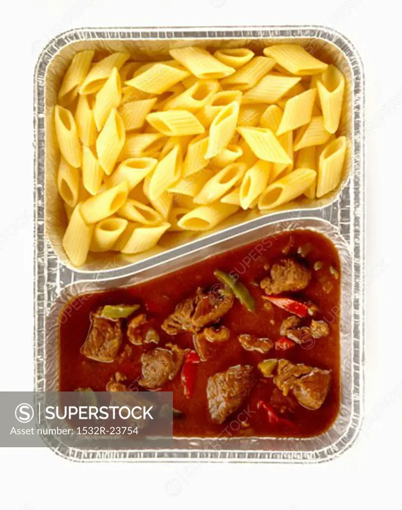 Beef goulash with peppers and pasta