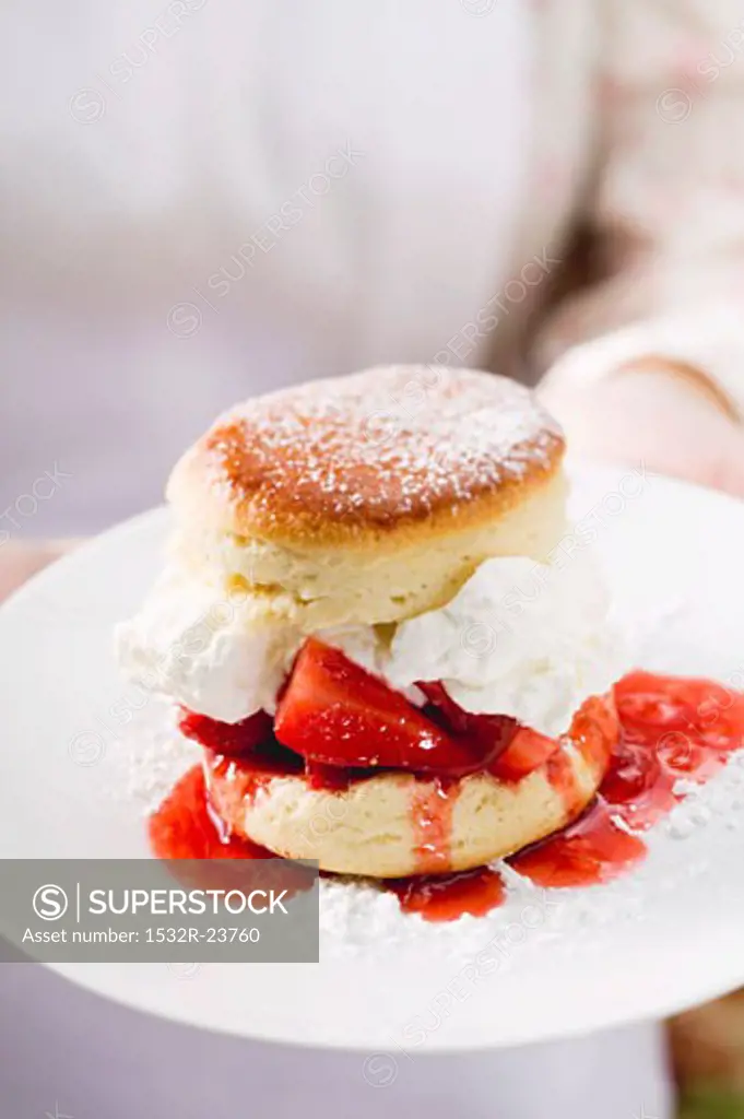 Strawberry shortcake with cream