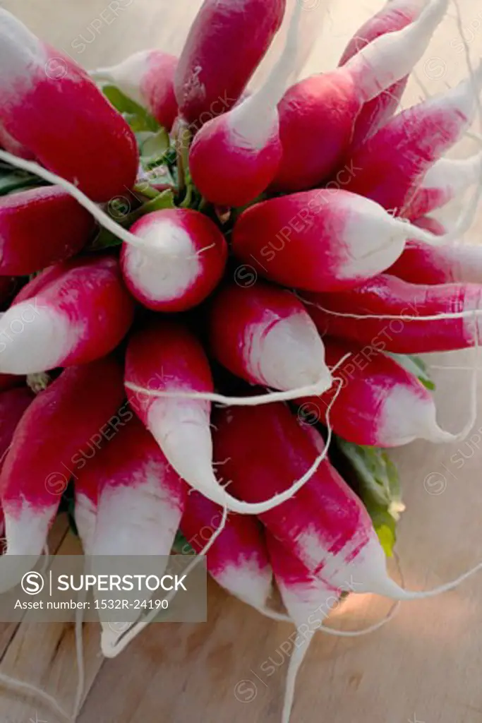 A bunch of fresh radishes (close-up)