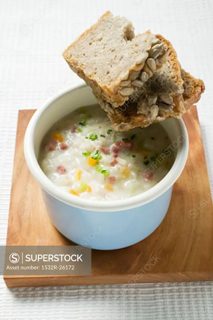Barley soup with bacon and bread