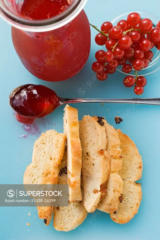 Redcurrant jelly and toasted raisin bread