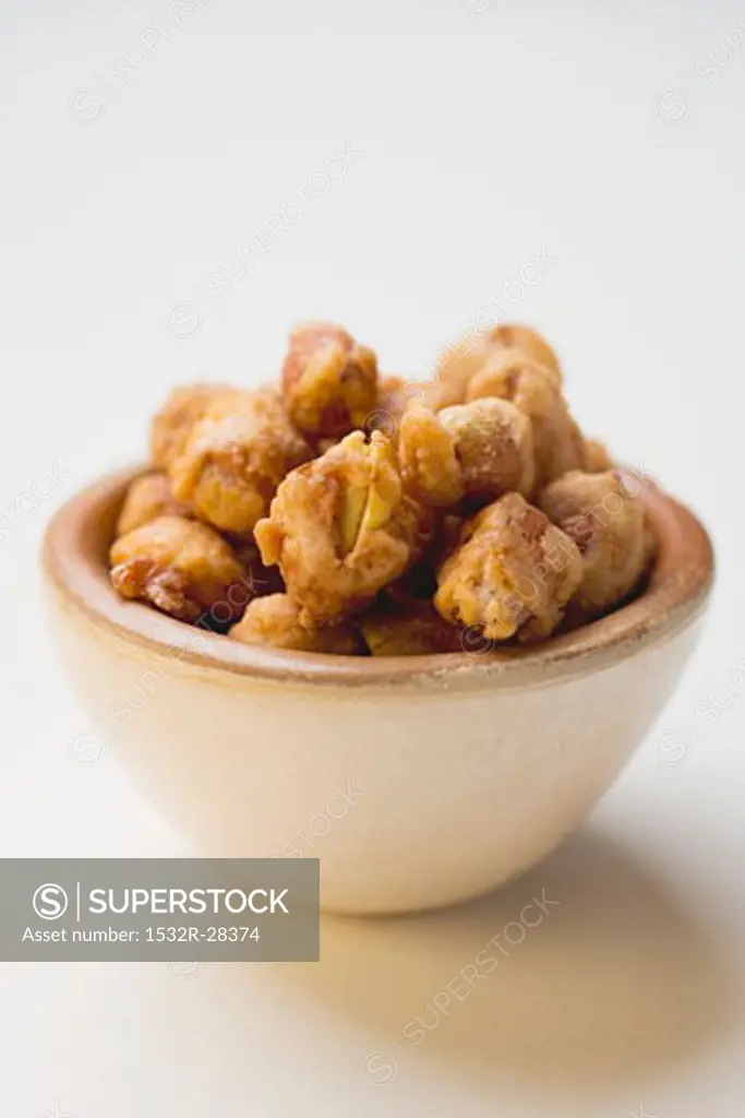 Macadamia nuts to nibble in bowl