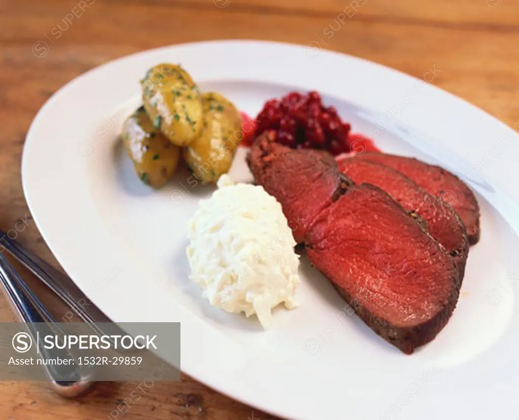 Venison fillet with apple cream and potatoes