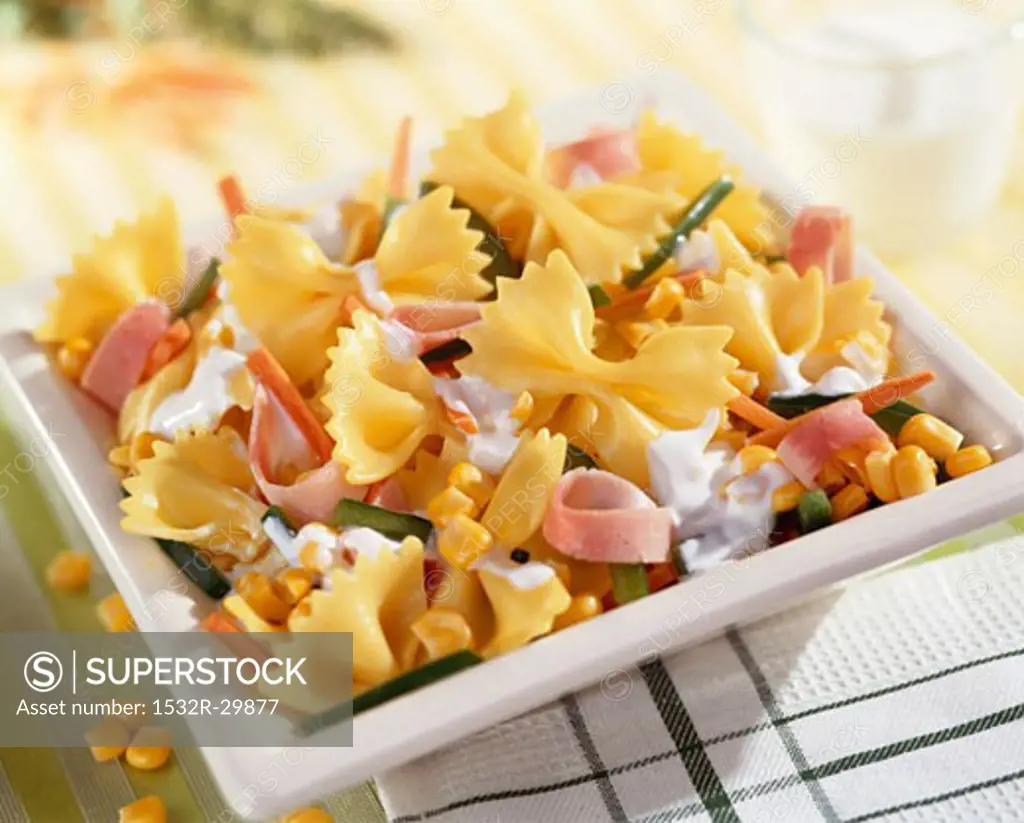 Farfalle with sweetcorn and strips of ham