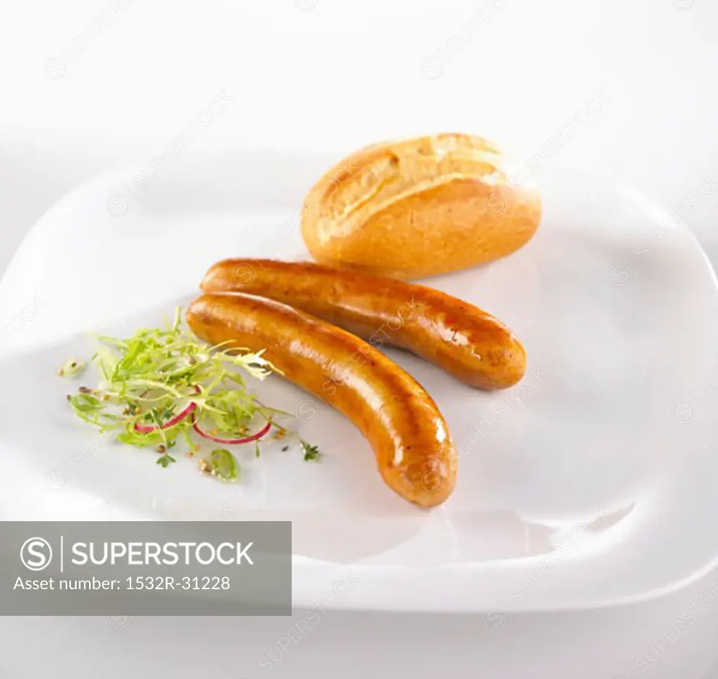 Sausages (Bratwurst) with bread roll