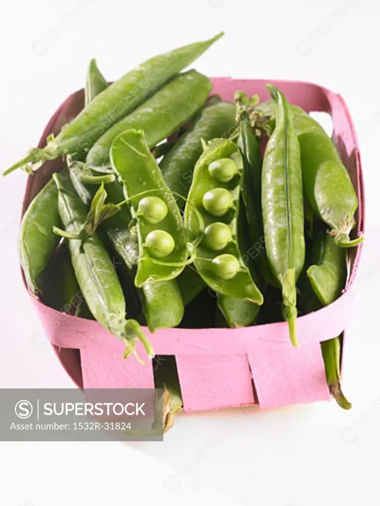Pea pods in a punnet
