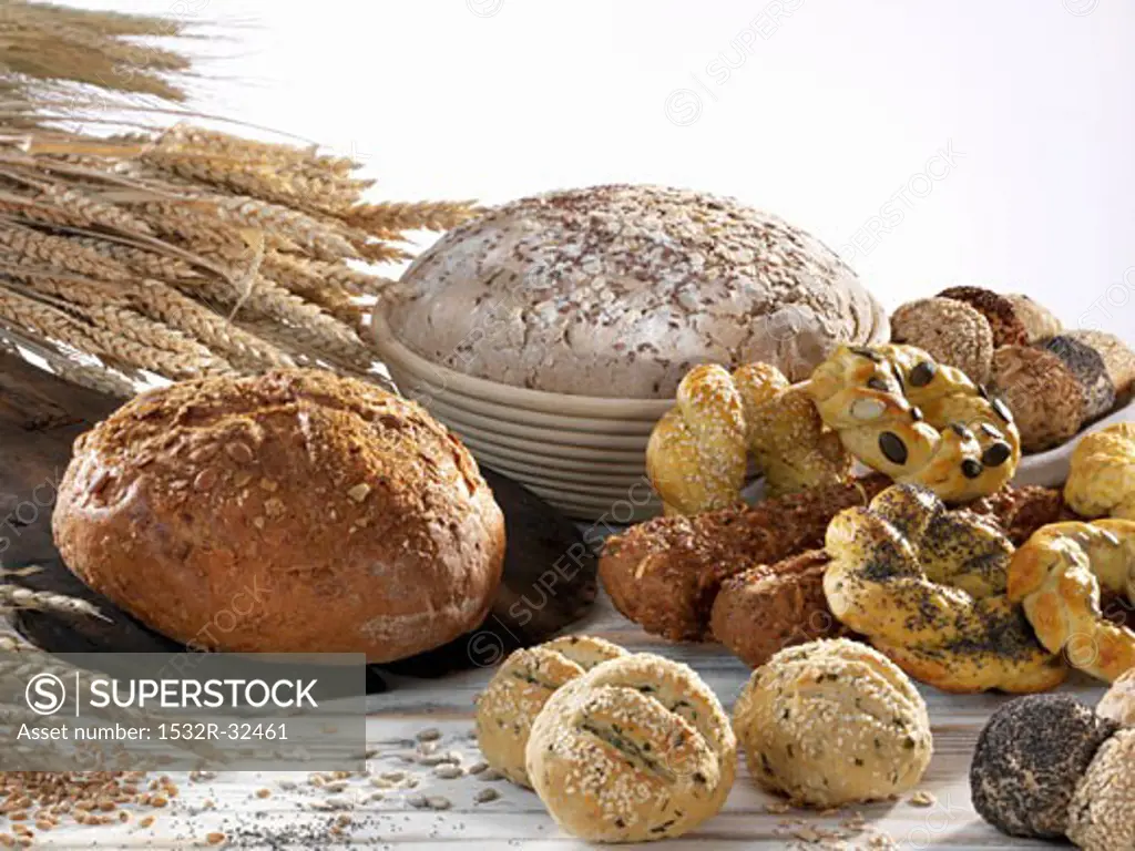 An assortment of wholemeal loaves and rolls