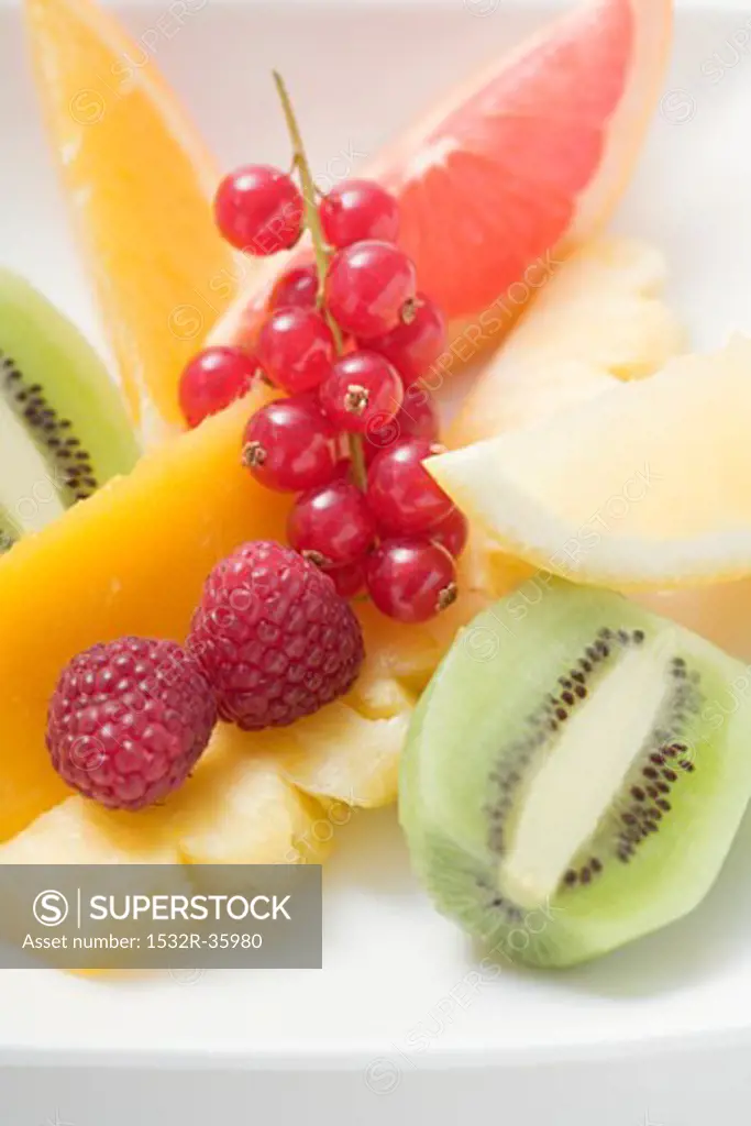 Exotic fruit, citrus fruit and berries