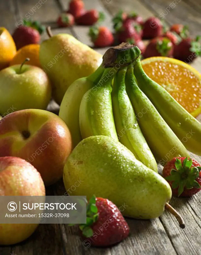 Fresh Fruit: Bananas, Oranges, Apples, Pears and Strawberries