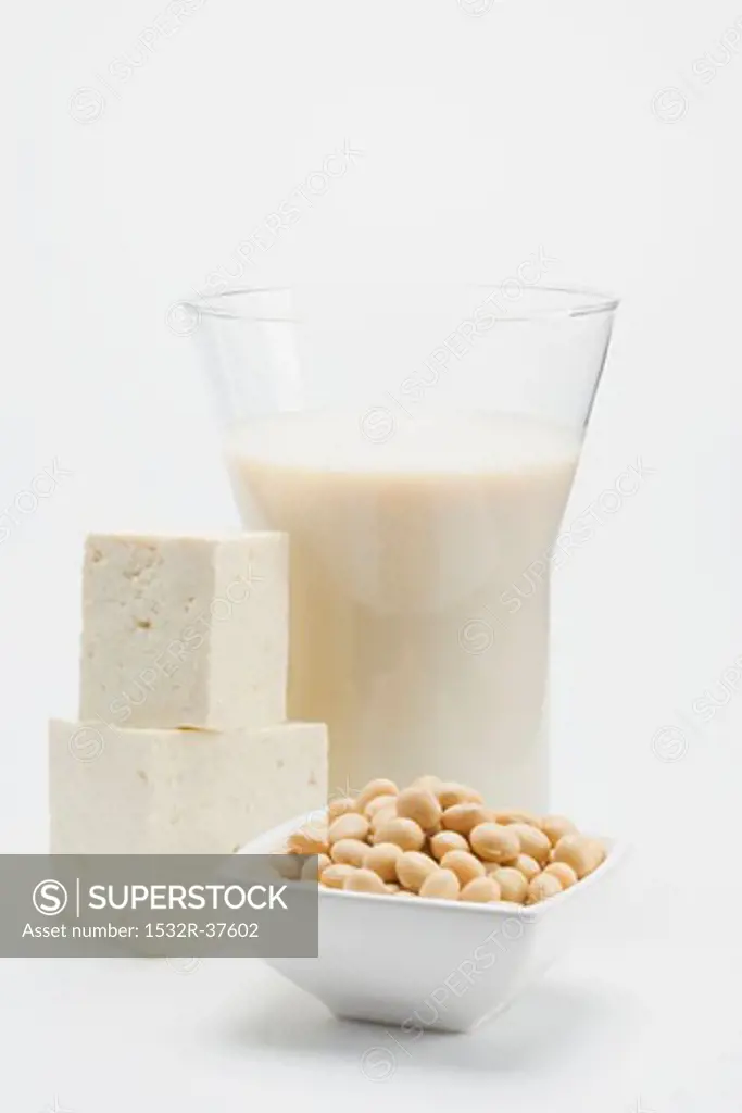 Tofu, soya milk and soya beans