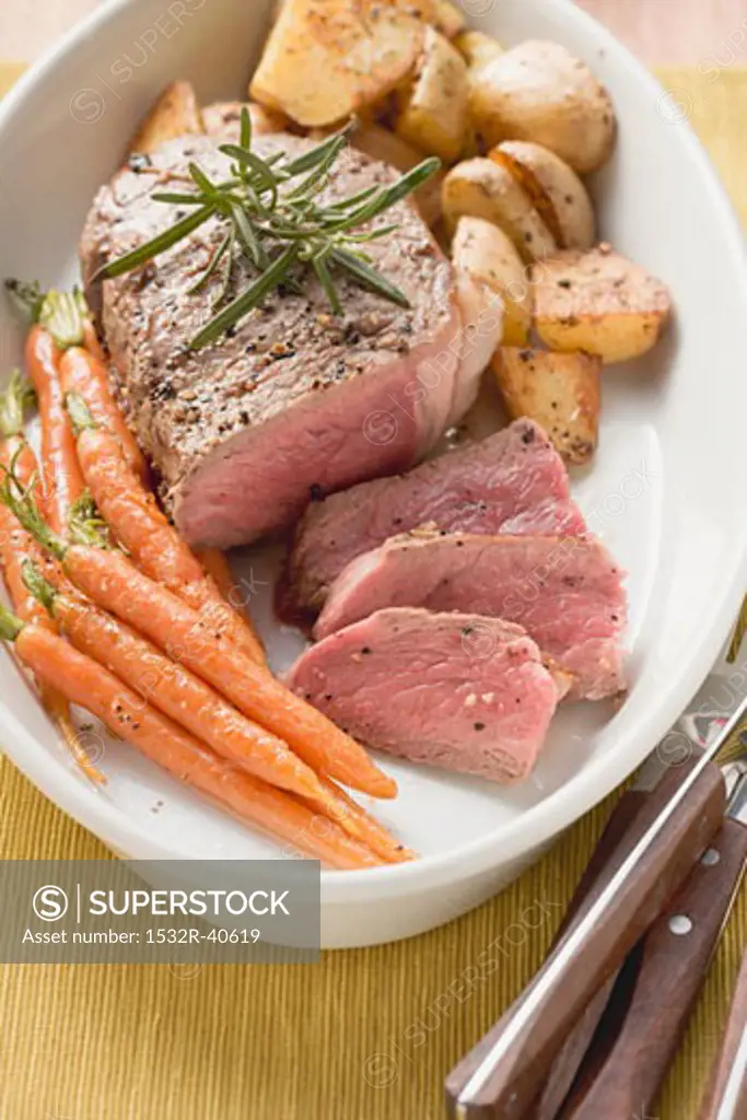 Fillet steak with carrots and potatoes