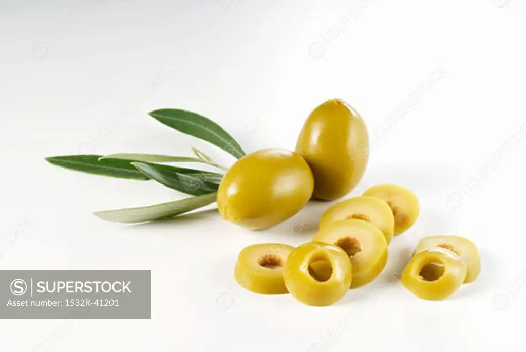 Green olives, whole and sliced