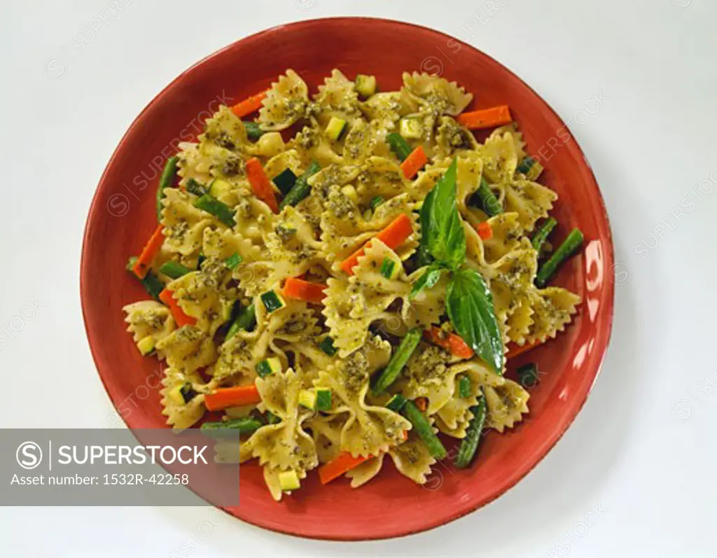 Pesto Farfalle with Beans and Carrots