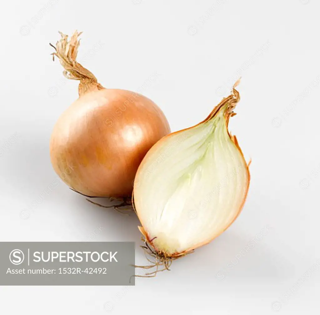 Whole onion and half an onion