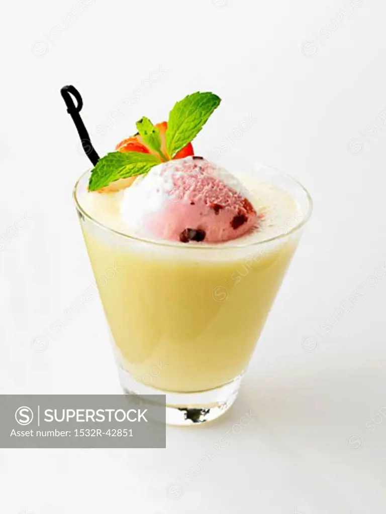 Vanilla milk with strawberry ice cream