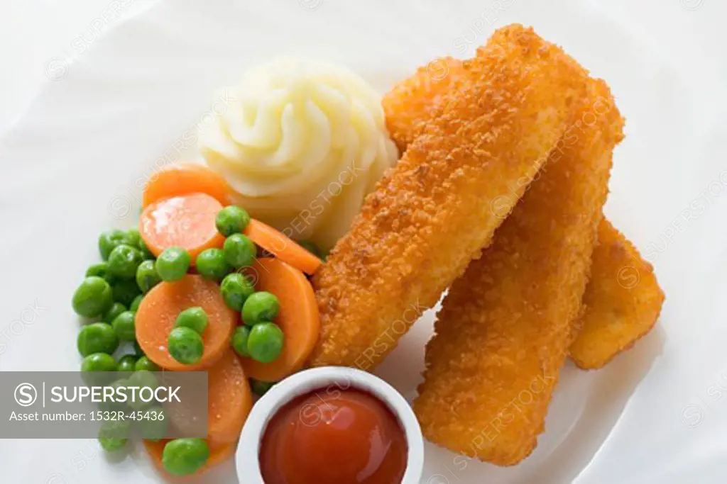 Fish fingers with vegetables, mashed potato and ketchup