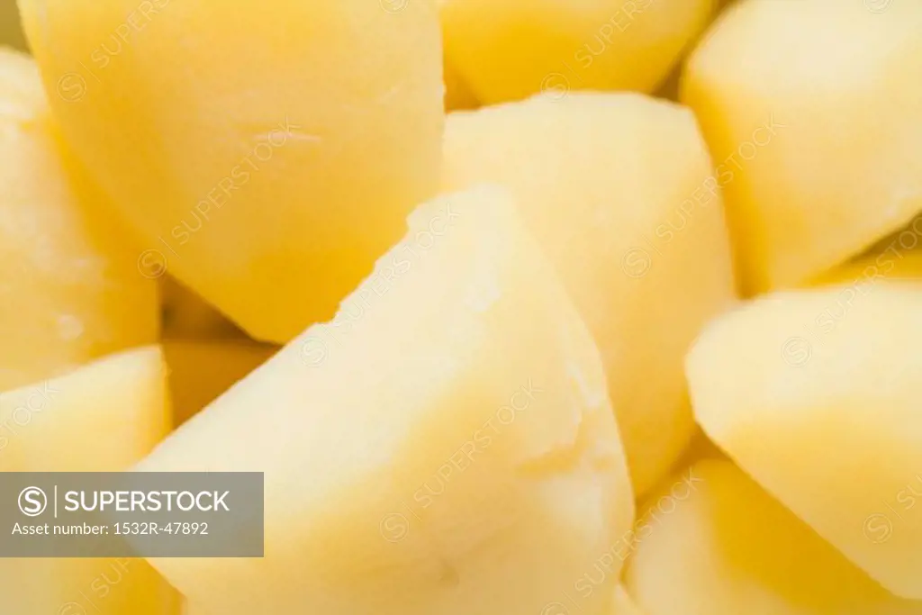 Peeled, boiled potatoes (full-frame)