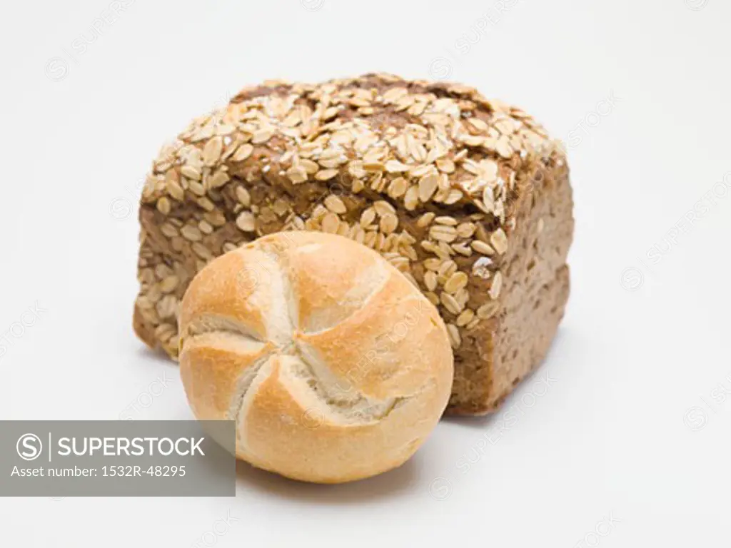 Wholemeal bread and bread roll