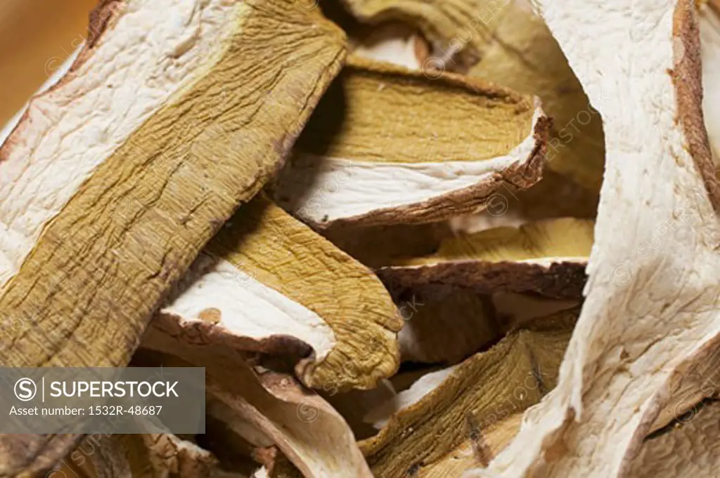 Dried ceps (close-up)