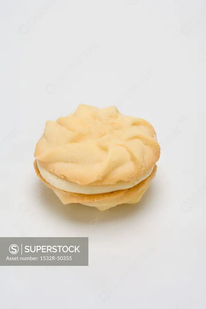Sandwich cookie with lemon buttercream filling