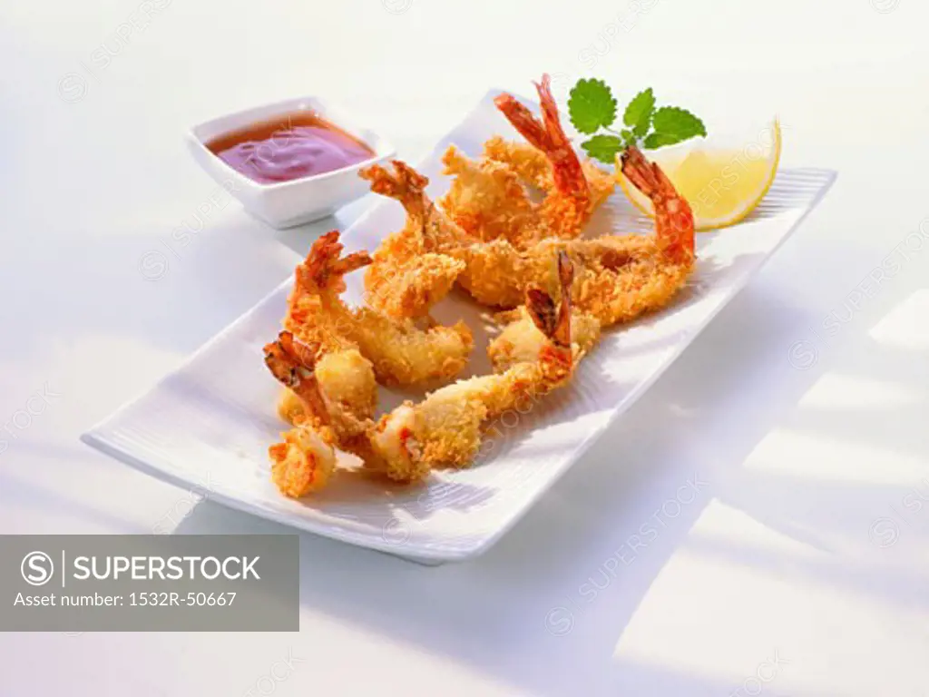 Deep-fried shrimps with dip