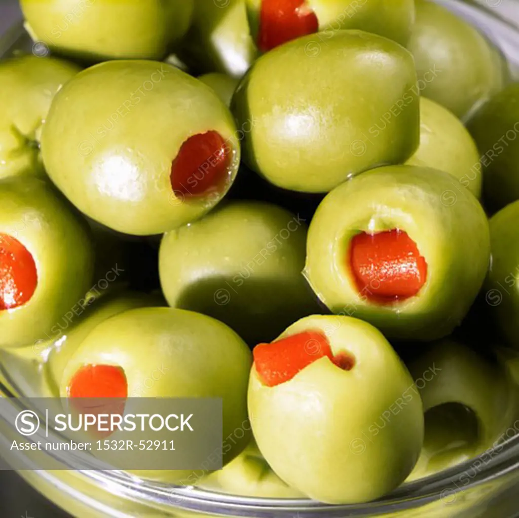 Stuffed green olives (close-up)