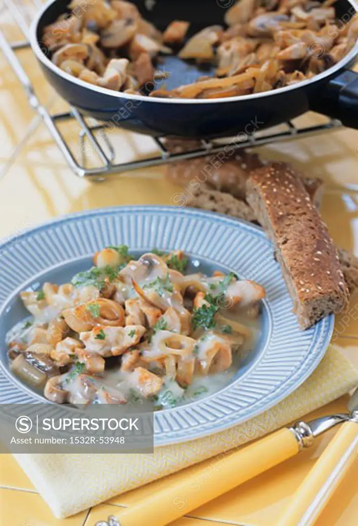 Strips of turkey with mushrooms