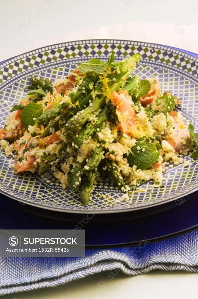 Green asparagus with couscous