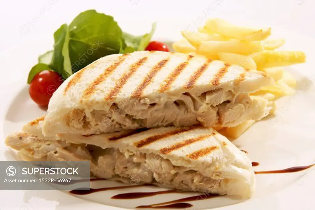 Toasted chicken sandwich with chips