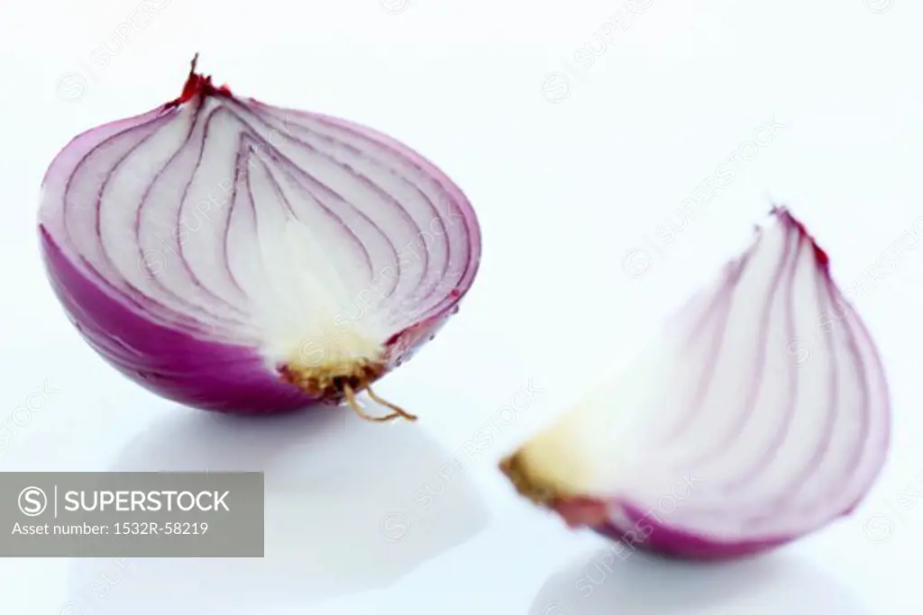Red onion (half and quarter)