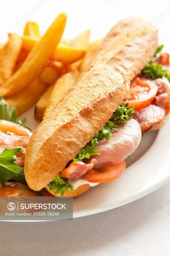 BLT sandwich with chips