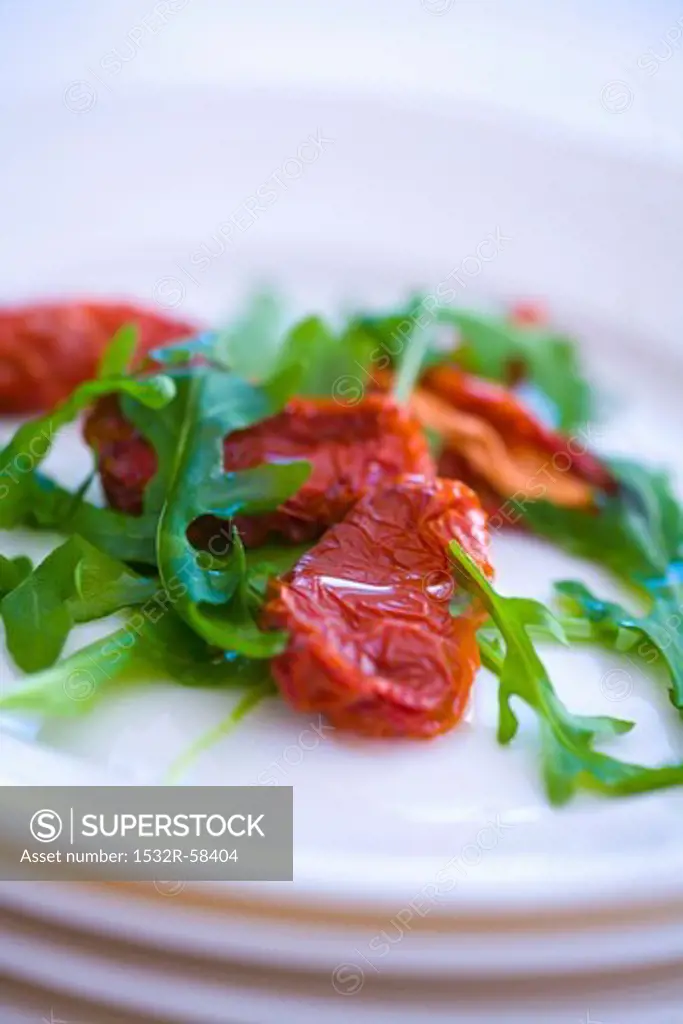 Dried tomatoes with rocket