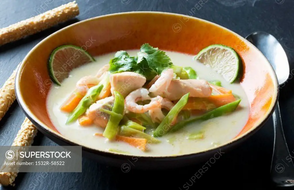 Coconut soup with salmon and prawns (Thailand)