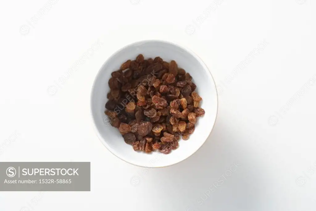 A bowl of raisins