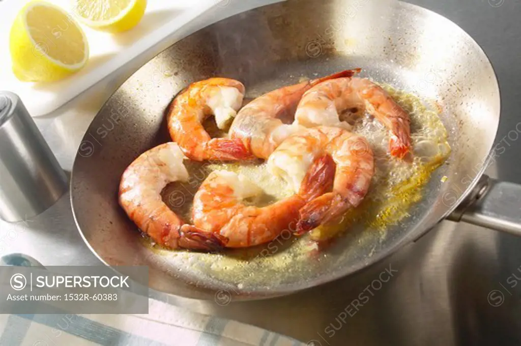 Sauteed shrimps in a pan