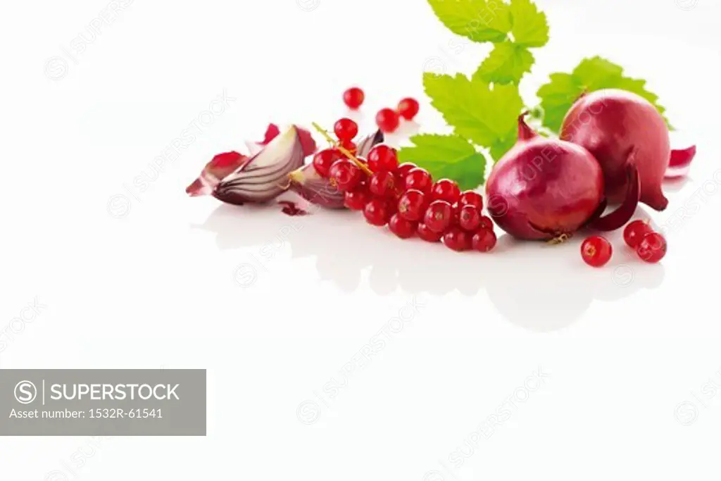 Red currants and onions