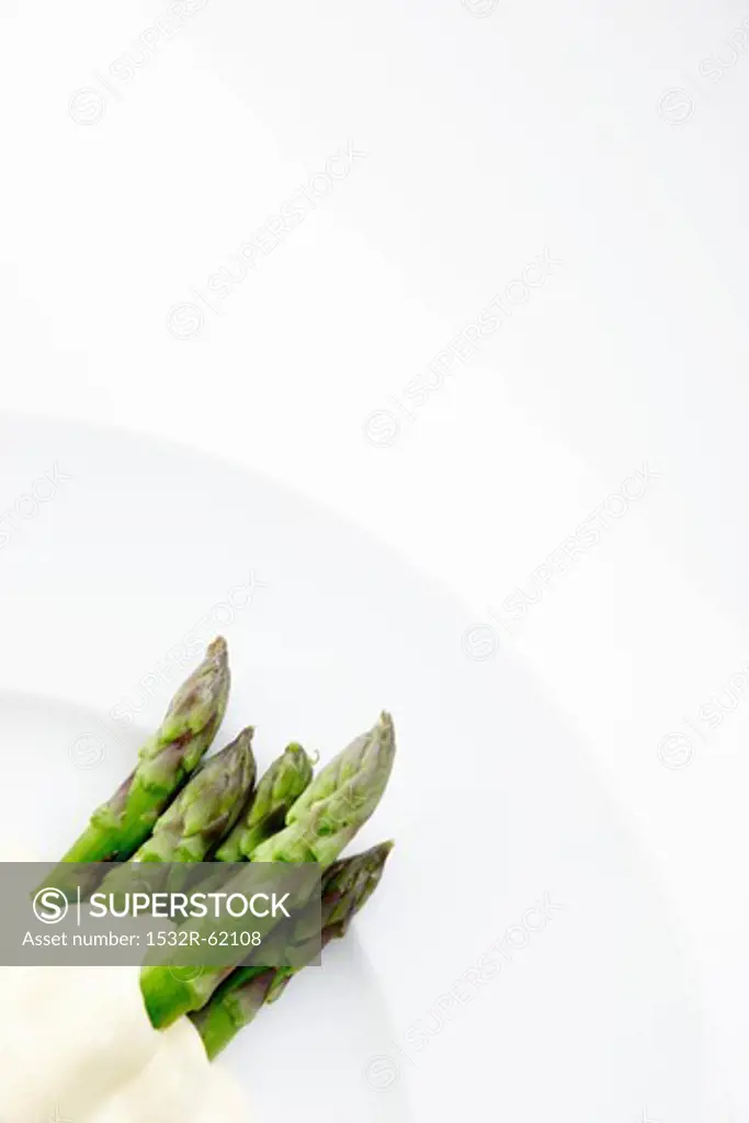 Green asparagus with hollandaise sauce