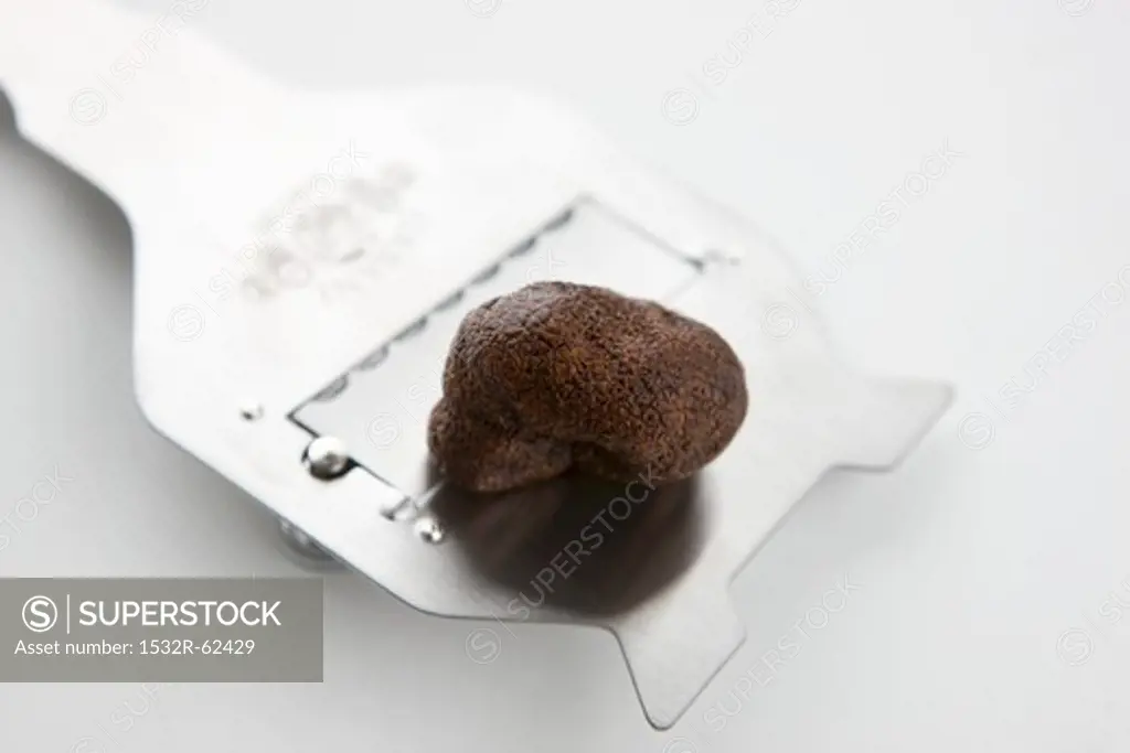 Summer truffle on truffle slicer