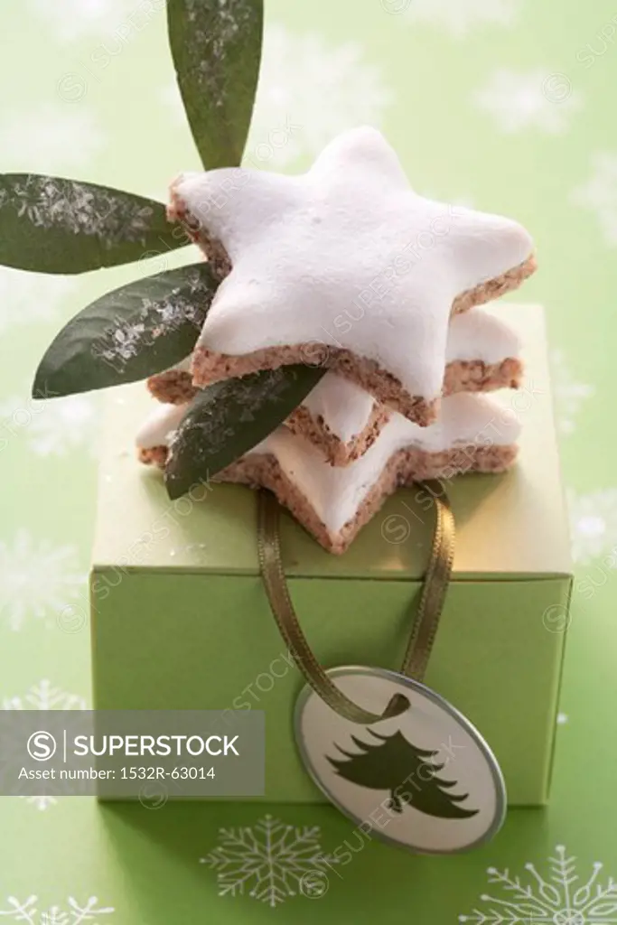 Cinnamon stars to give as a gift