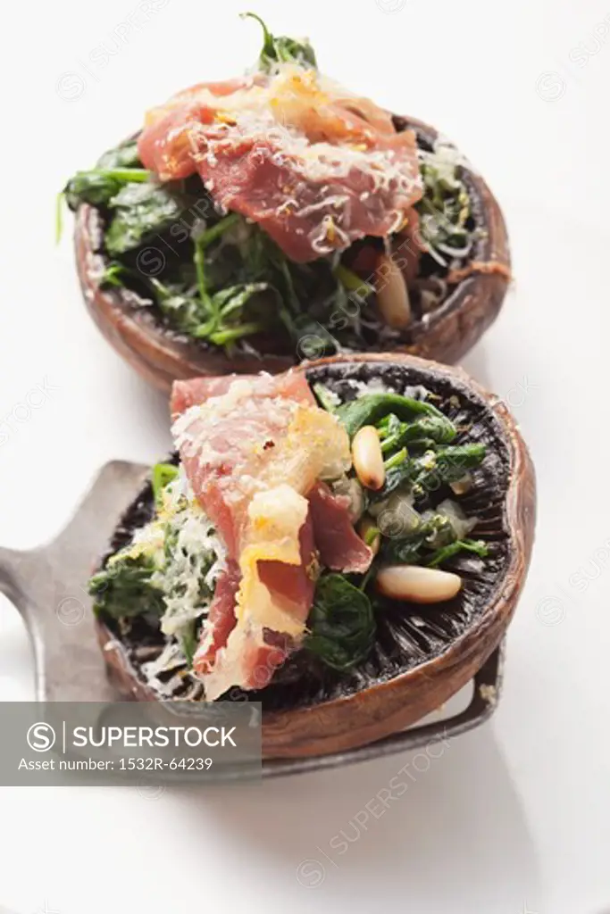 Portobello mushrooms with spinach and ham stuffing