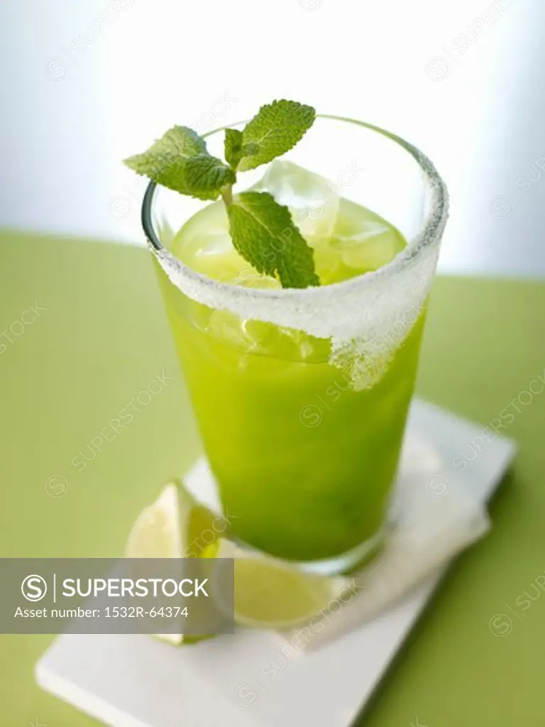 'Green Dream' (cocktail) with mint