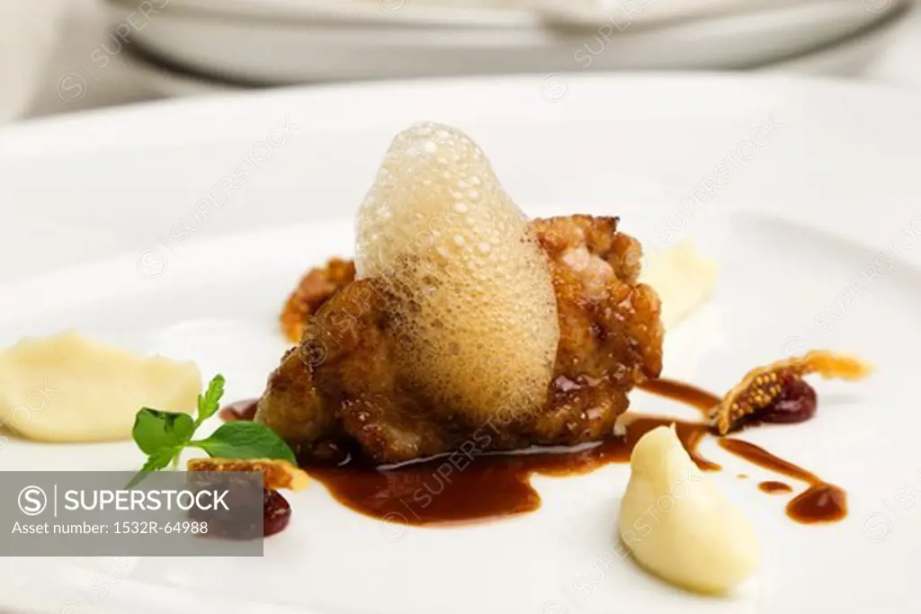 Veal sweetbreads with nougat sauce, mashed potatoes and coffee foam