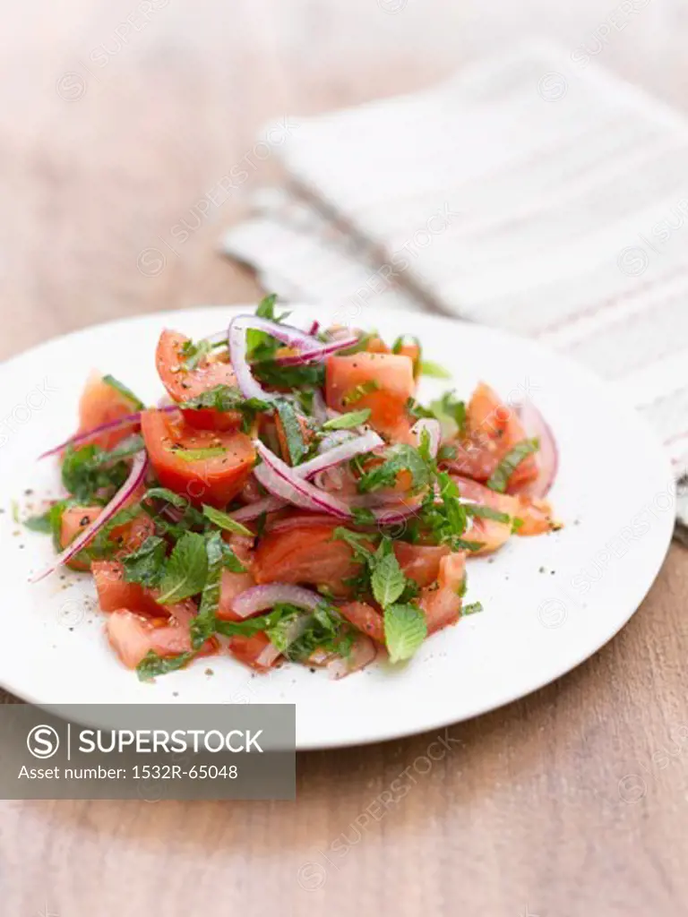 Tomato salad with onions and mint