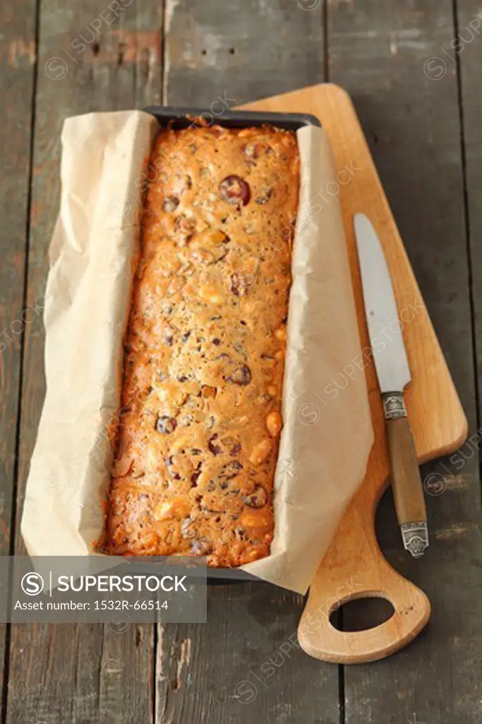 Nut cake with almonds, dried fruit and glacé fruits