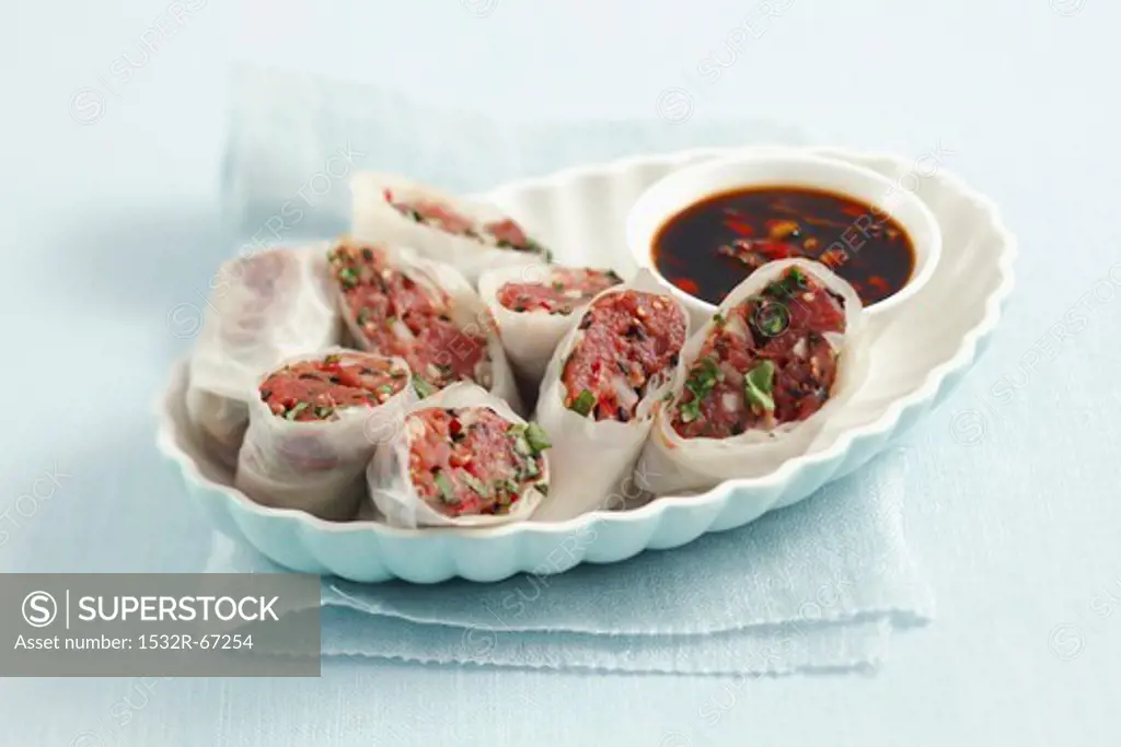 Rice paper rolls with beef tartar